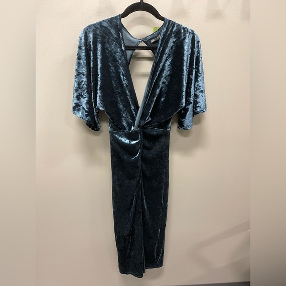 Zara Dresses & Skirts - Zara Backless Velvet Dress in Deep Green/Blue